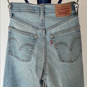 Levi’s Ribcage Straight Jeans